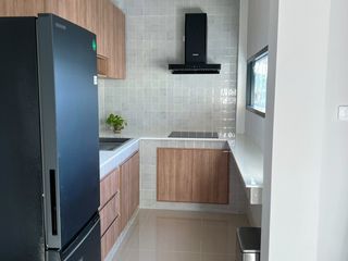 For rent 4 bedrooms house in San Kamphaeng, Chiang Mai