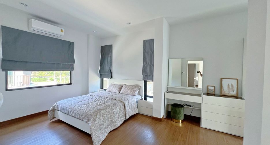 For rent 4 ベッドルーム house in San Kamphaeng, Chiang Mai