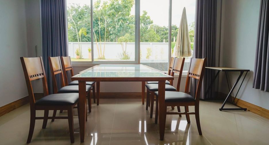 For sale and for rent 4 bedrooms villa in Bang Lamung, Chonburi