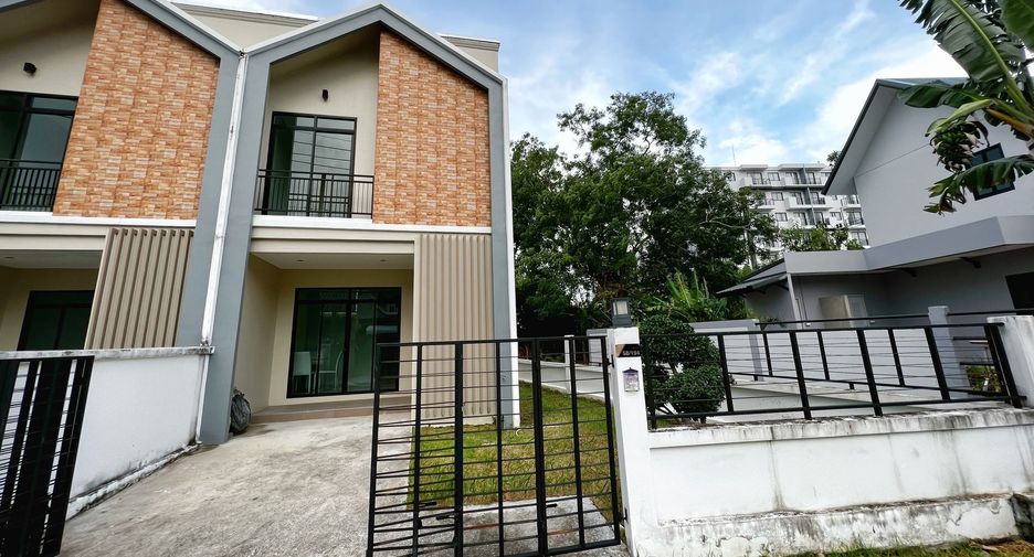 For sale 2 bedrooms townhouse in Mueang Phuket, Phuket