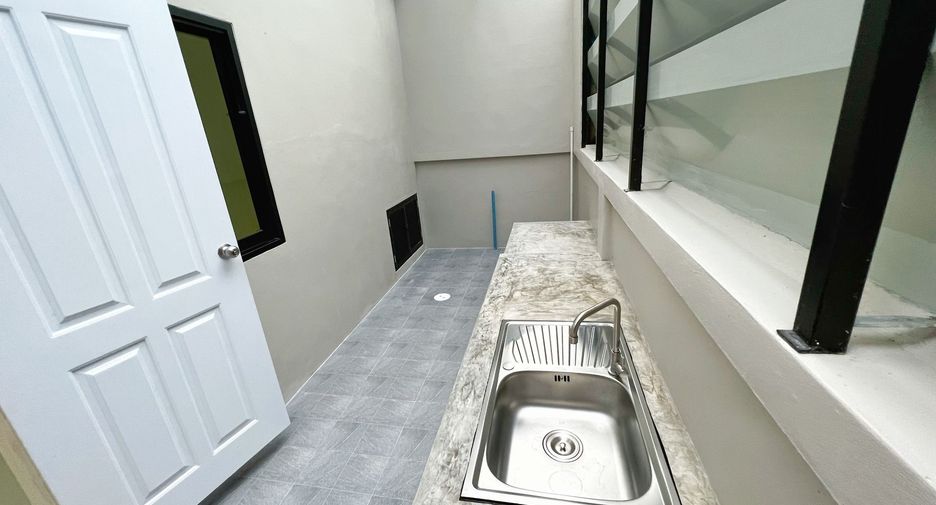 For sale 2 bedrooms townhouse in Mueang Phuket, Phuket