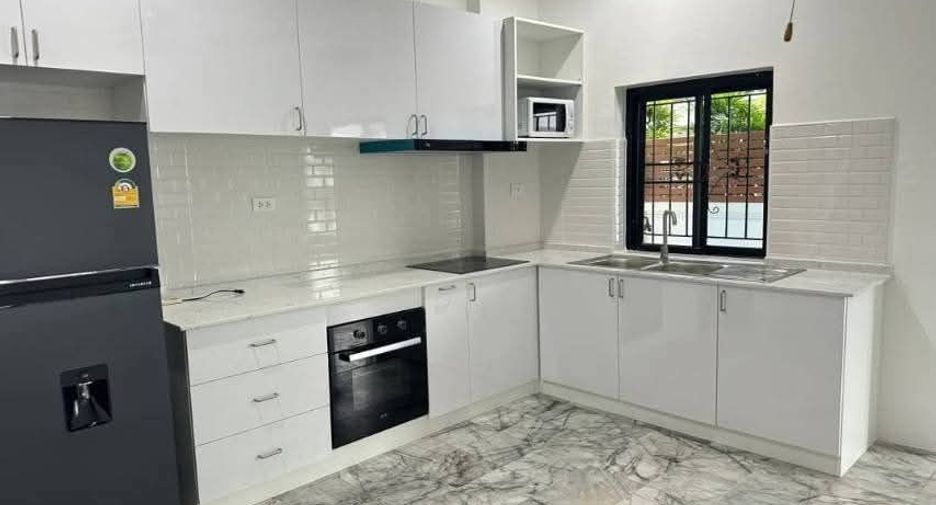 Продажа 4 спальни дом в Саттахип, Чонбури