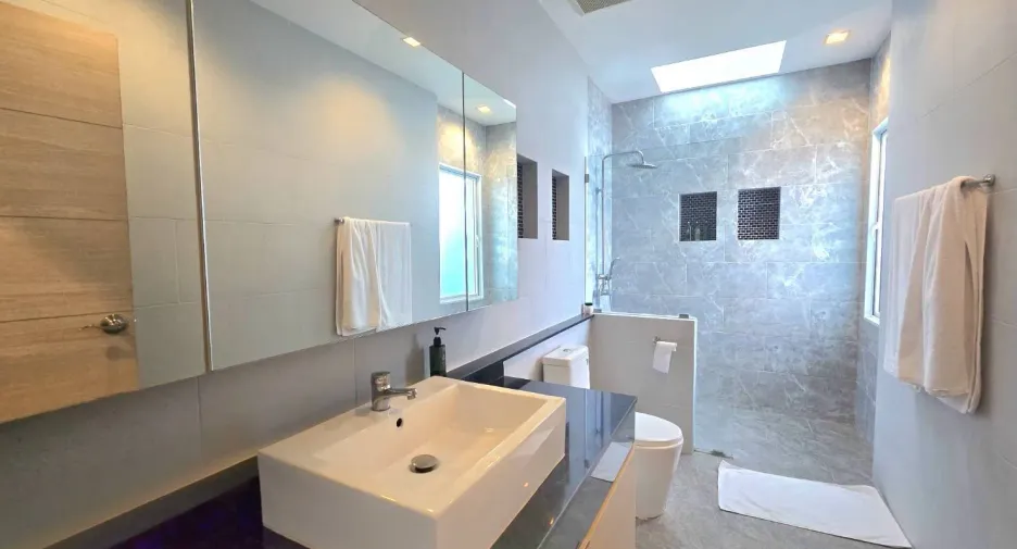 For rent 2 bedrooms villa in Hua Hin, Prachuap Khiri Khan