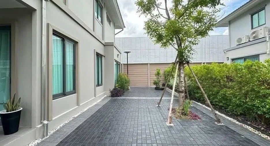 For sale 4 bedrooms house in Phasi Charoen, Bangkok