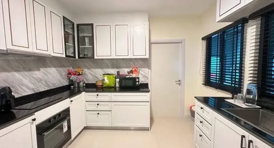 For sale 4 bedrooms house in Phasi Charoen, Bangkok