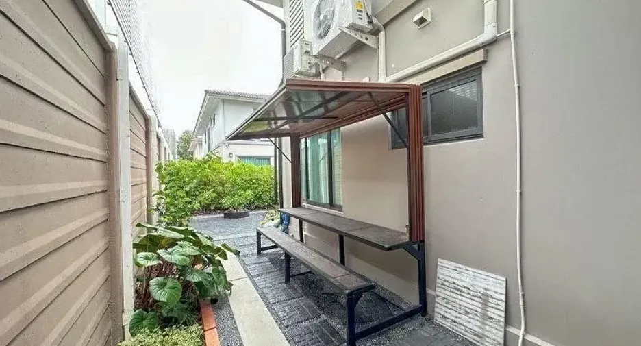 For sale 4 bedrooms house in Phasi Charoen, Bangkok