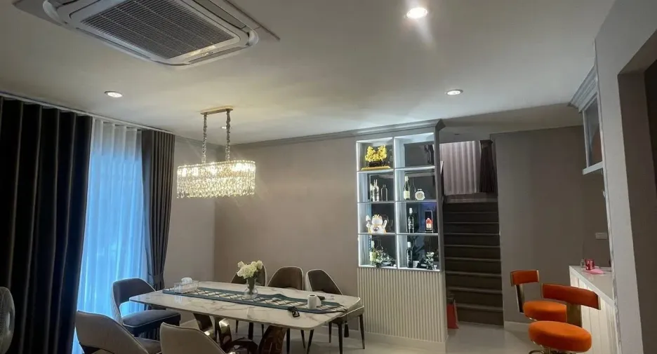 For sale 4 bedrooms house in Phasi Charoen, Bangkok