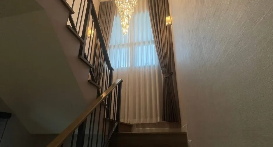 For sale 4 bedrooms house in Phasi Charoen, Bangkok