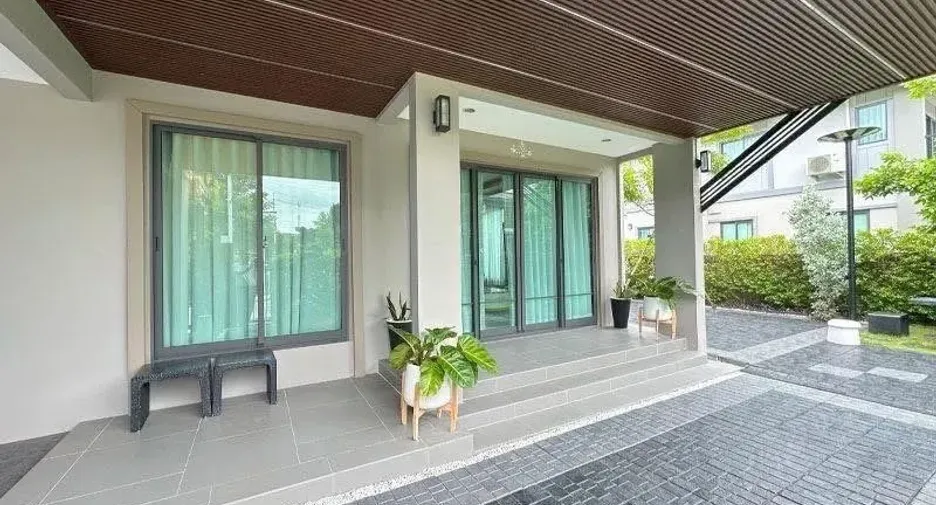 For sale 4 bedrooms house in Phasi Charoen, Bangkok