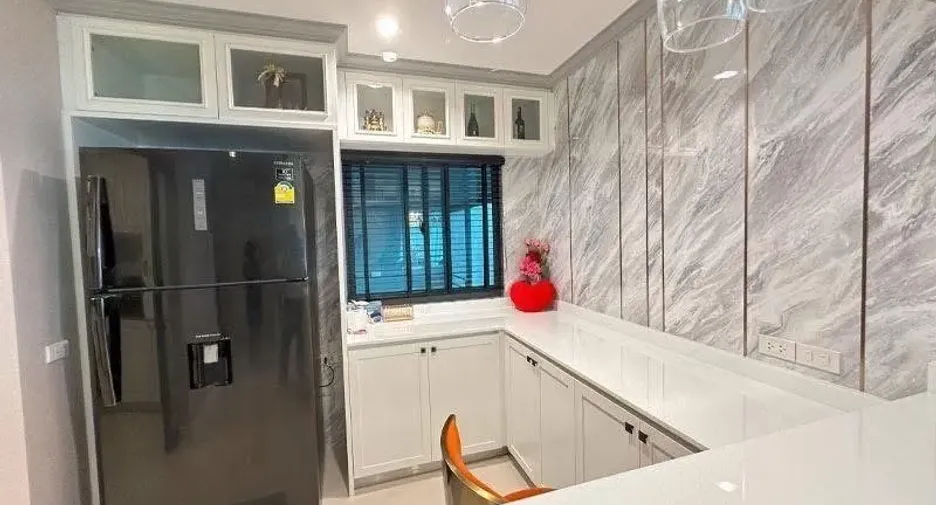For sale 4 bedrooms house in Phasi Charoen, Bangkok
