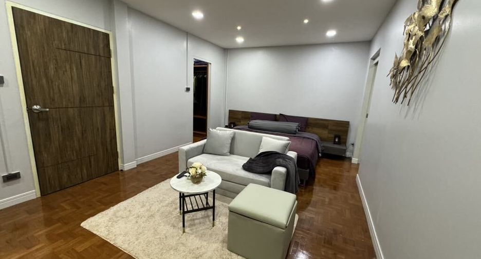 For rent 2 bedrooms townhouse in Mueang Chiang Mai, Chiang Mai