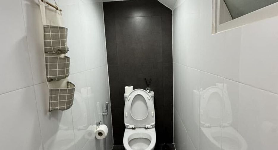 For rent 2 bedrooms townhouse in Mueang Chiang Mai, Chiang Mai