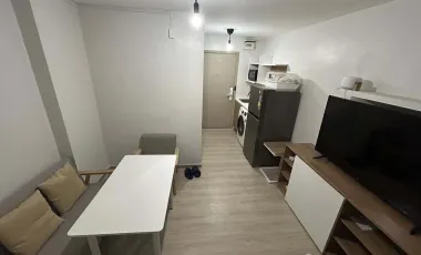 À louer studio condo à Bang Na, Bangkok