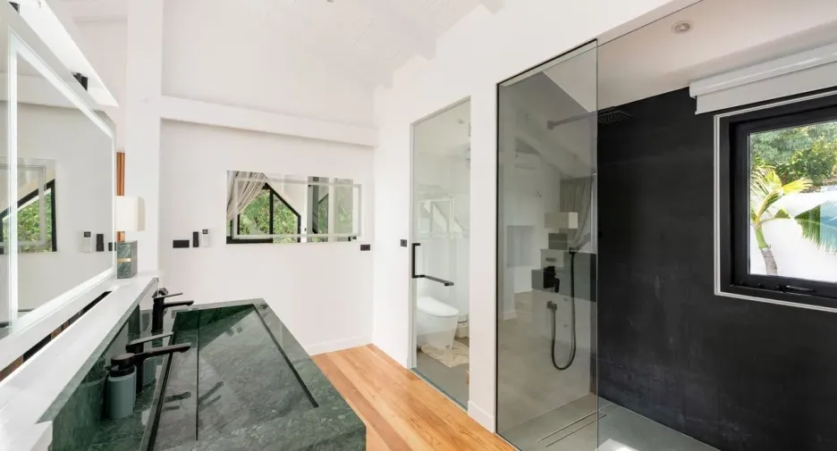 For sale 4 bedrooms house in Ko Samui, Surat Thani
