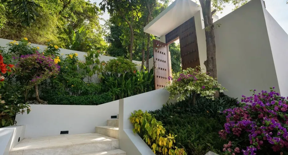 For sale 4 bedrooms house in Ko Samui, Surat Thani