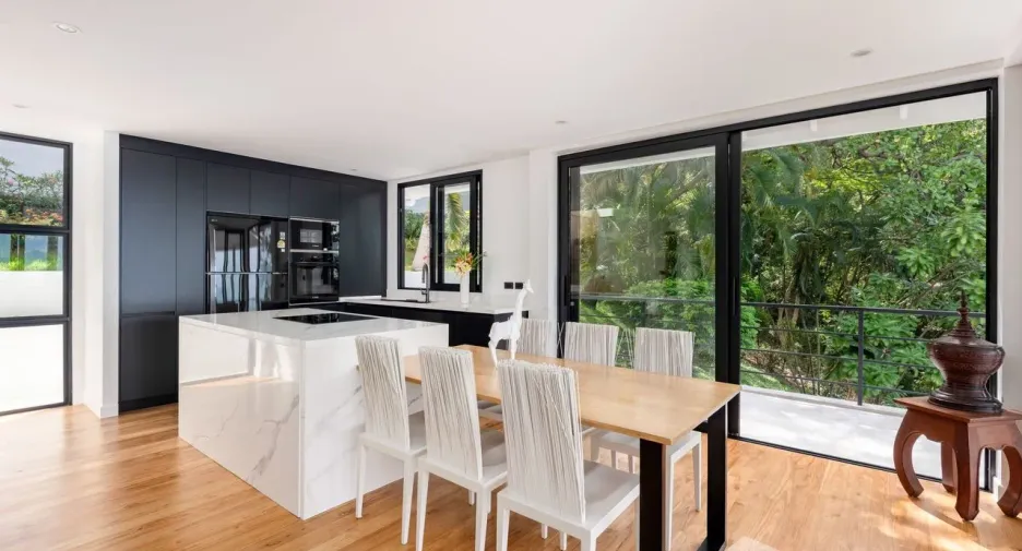 For sale 4 bedrooms house in Ko Samui, Surat Thani