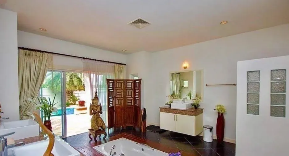 For sale and for rent 4 bedrooms villa in Hua Hin, Prachuap Khiri Khan