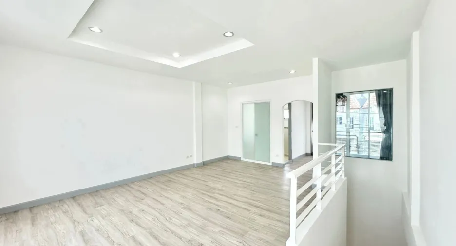 For sale 3 bedrooms townhouse in Lat Phrao, Bangkok