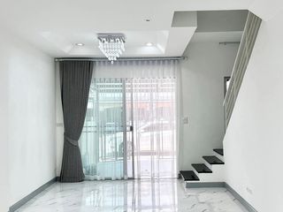 Reihenhaus zum Kauf mit 3 Zimmer in Lat Phrao, Bangkok