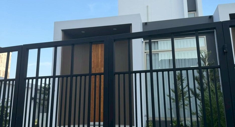 Продажа 3 спальни вилла в Банг Ламунг, Чонбури