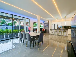 À vendre et à louer 7 chambres maison à Bang Lamung, Chonburi