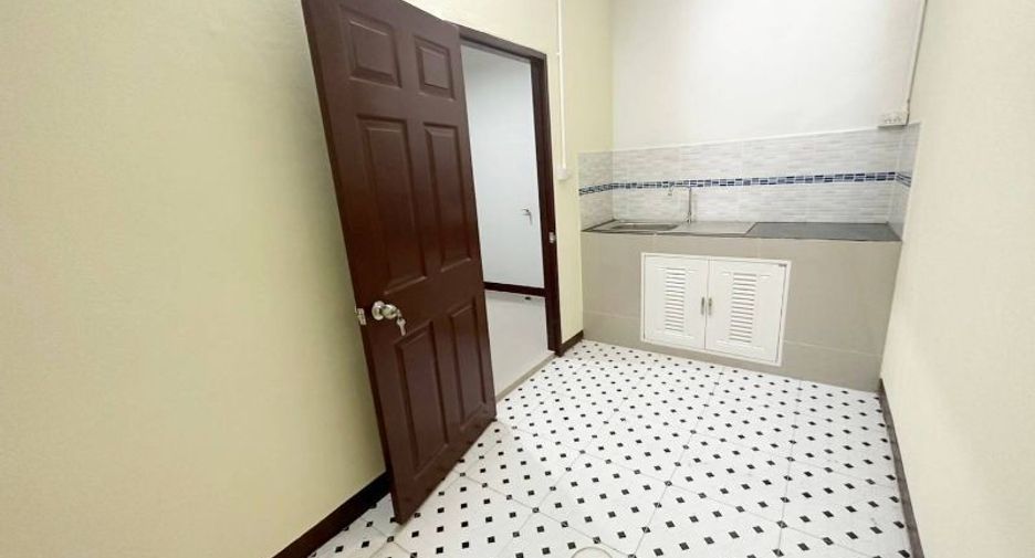 For sale 2 bedrooms townhouse in Bang Khen, Bangkok