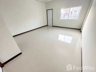 出售 2 卧室 联排别墅 在 Bang Khen, 曼谷