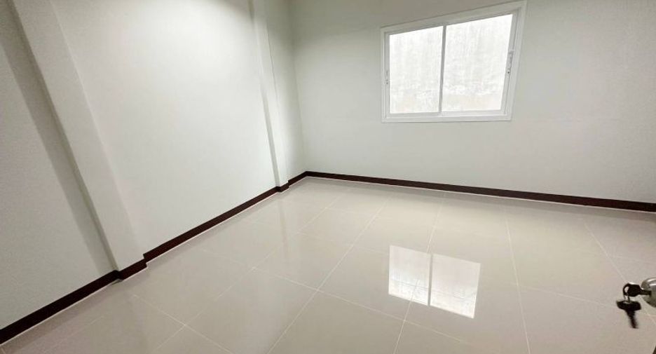 For sale 2 bedrooms townhouse in Bang Khen, Bangkok