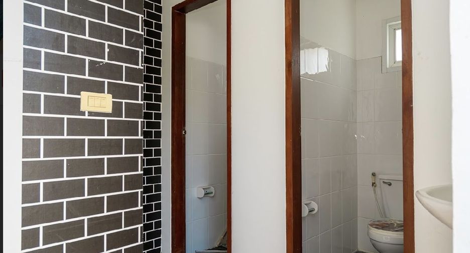 For sale and for rent 10 bedrooms retail Space in Thalang, Phuket