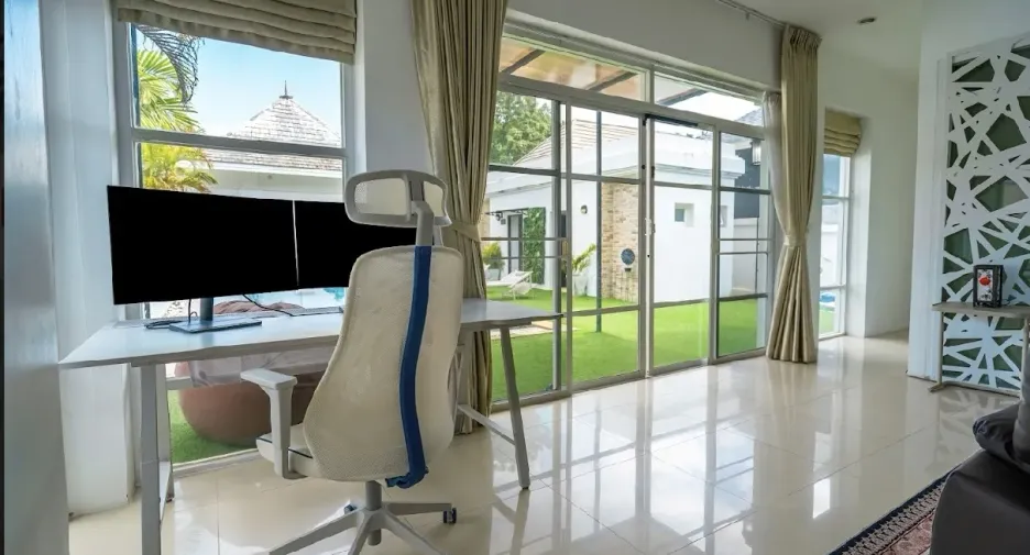 For sale and for rent 10 bedrooms retail Space in Thalang, Phuket