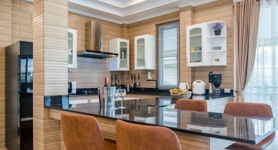 For rent 4 bedrooms house in Hua Hin, Prachuap Khiri Khan