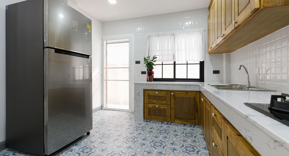 For sale and for rent 5 bedrooms villa in Mueang Chiang Mai, Chiang Mai