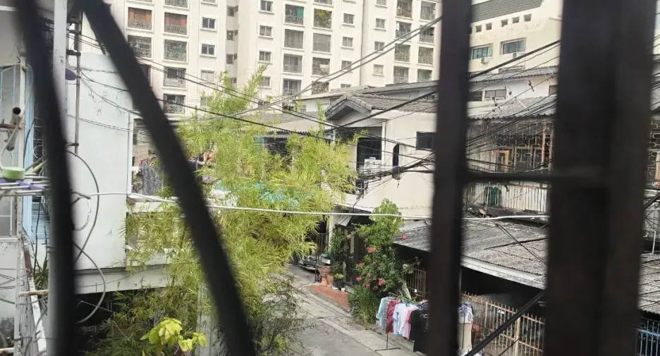 Casa adosada en venta de 2 habitaciones en Huai Khwang, Bangkok