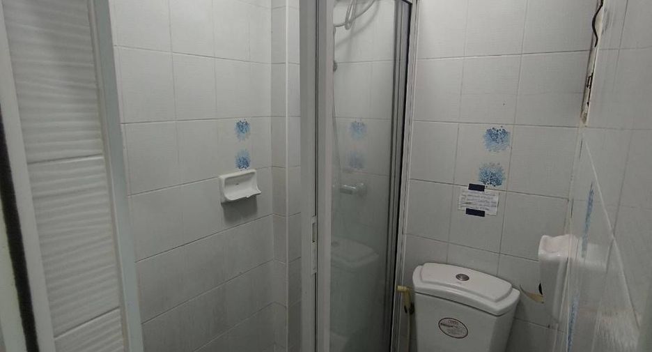 Reihenhaus zum Kauf mit 2 Zimmer in Huai Khwang, Bangkok