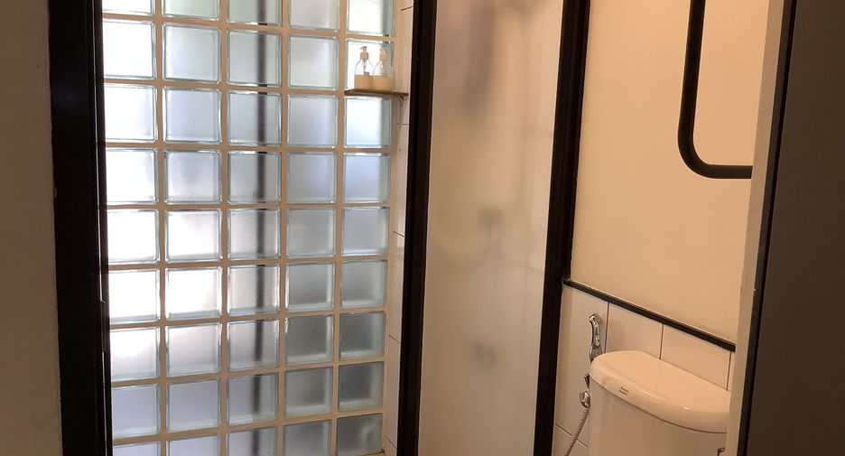 Reihenhaus zum Kauf mit 6 Zimmer in Mueang Chiang Mai, Chiang Mai