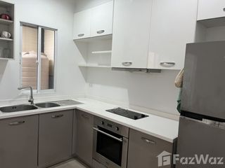 Casa adosada en venta y en alquiler de 4 habitaciones en Suan Luang, Bangkok