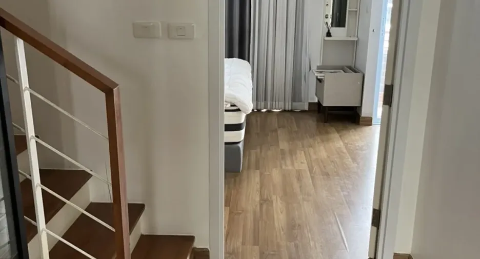 Casa adosada en venta y en alquiler de 4 habitaciones en Suan Luang, Bangkok