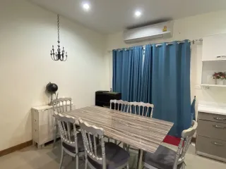 Reihenhaus zum Kauf und zur Miete mit 4 Zimmer in Suan Luang, Bangkok