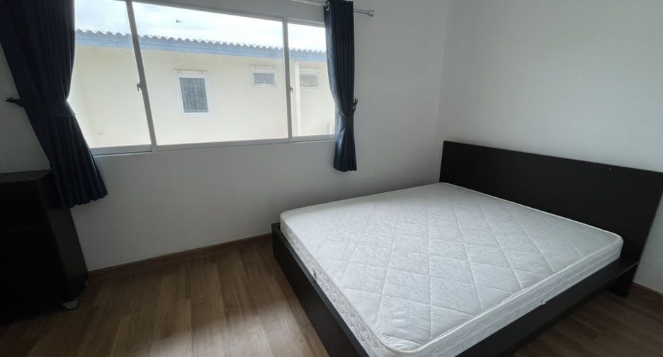 Casa adosada en venta y en alquiler de 4 habitaciones en Suan Luang, Bangkok