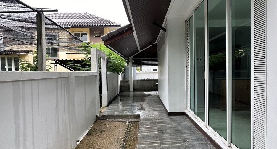 For sale and for rent 4 bedrooms house in San Sai, Chiang Mai