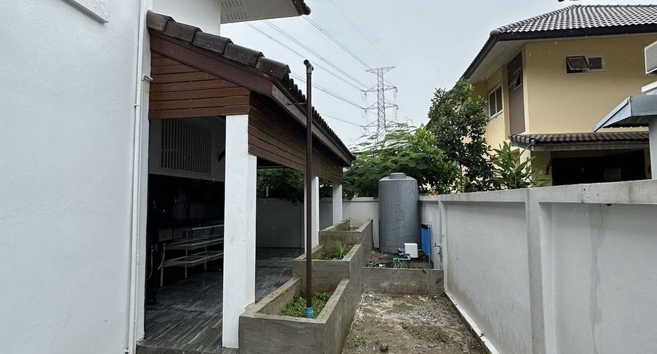 For sale and for rent 4 bedrooms house in San Sai, Chiang Mai