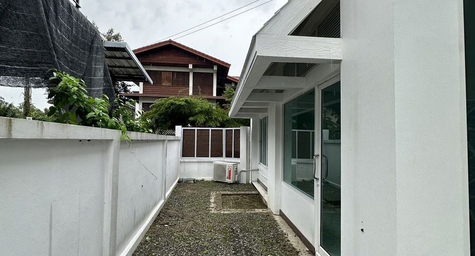 For sale and for rent 4 bedrooms house in San Sai, Chiang Mai