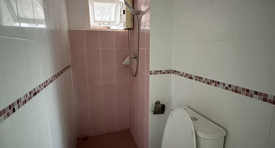 For sale and for rent 4 bedrooms house in San Sai, Chiang Mai