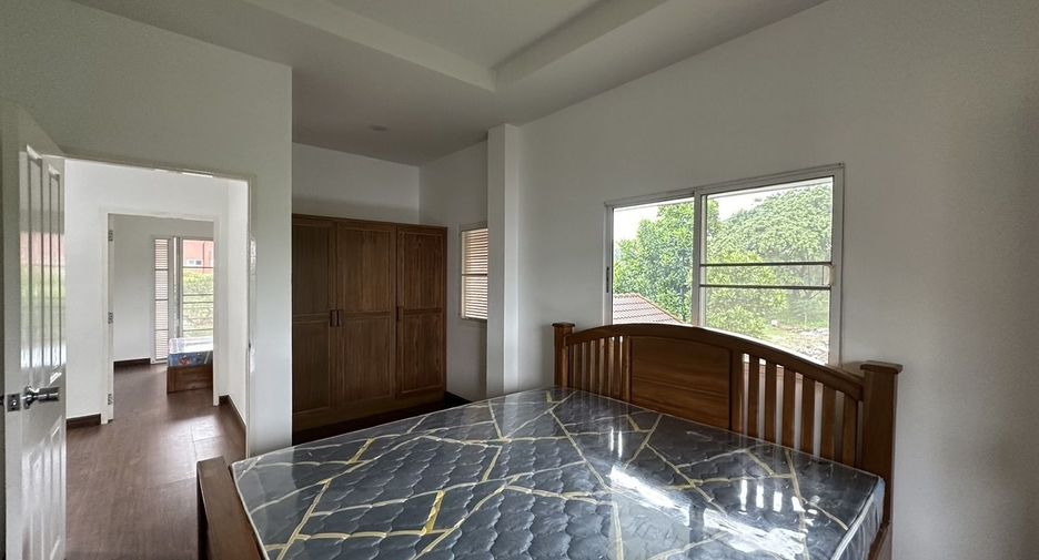 For sale and for rent 4 bedrooms house in San Sai, Chiang Mai