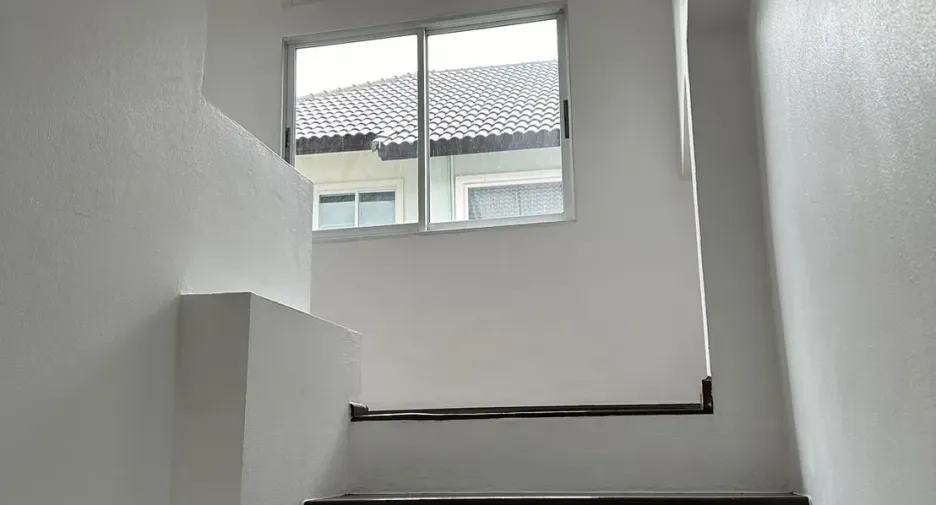 For sale and for rent 4 bedrooms house in San Sai, Chiang Mai