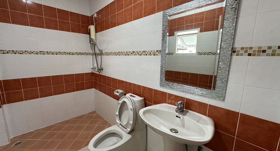 For sale and for rent 4 bedrooms house in San Sai, Chiang Mai