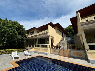 For rent 4 bedrooms villa in Ko Samui, Surat Thani