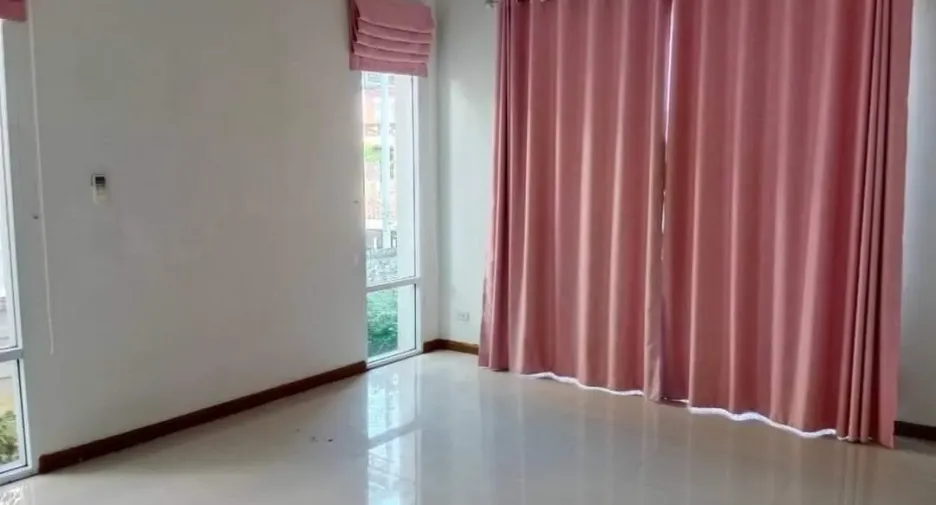 出售 3 卧室 独立屋 在 San Kamphaeng, Chiang Mai
