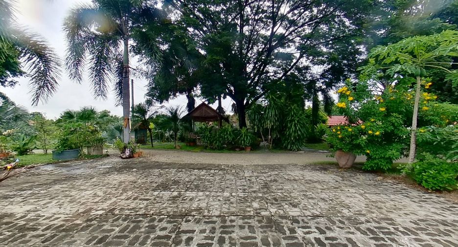 For sale 10 bedrooms villa in San Pa Tong, Chiang Mai