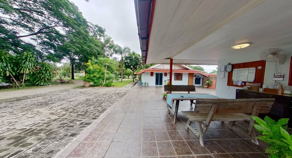 For sale 10 bedrooms villa in San Pa Tong, Chiang Mai